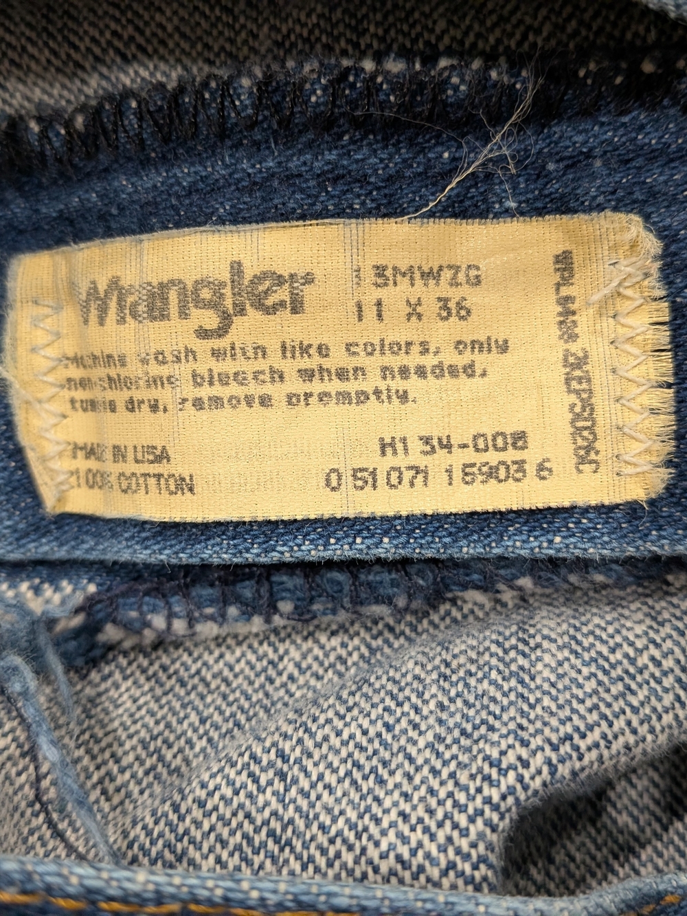 Wrangler Vintage High-Rise Straight Jeans - Picture 4 of 10